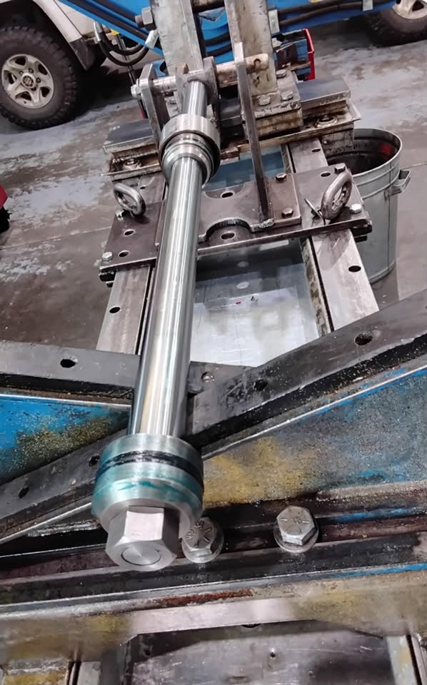 Hydraulic component rebuild on the bench