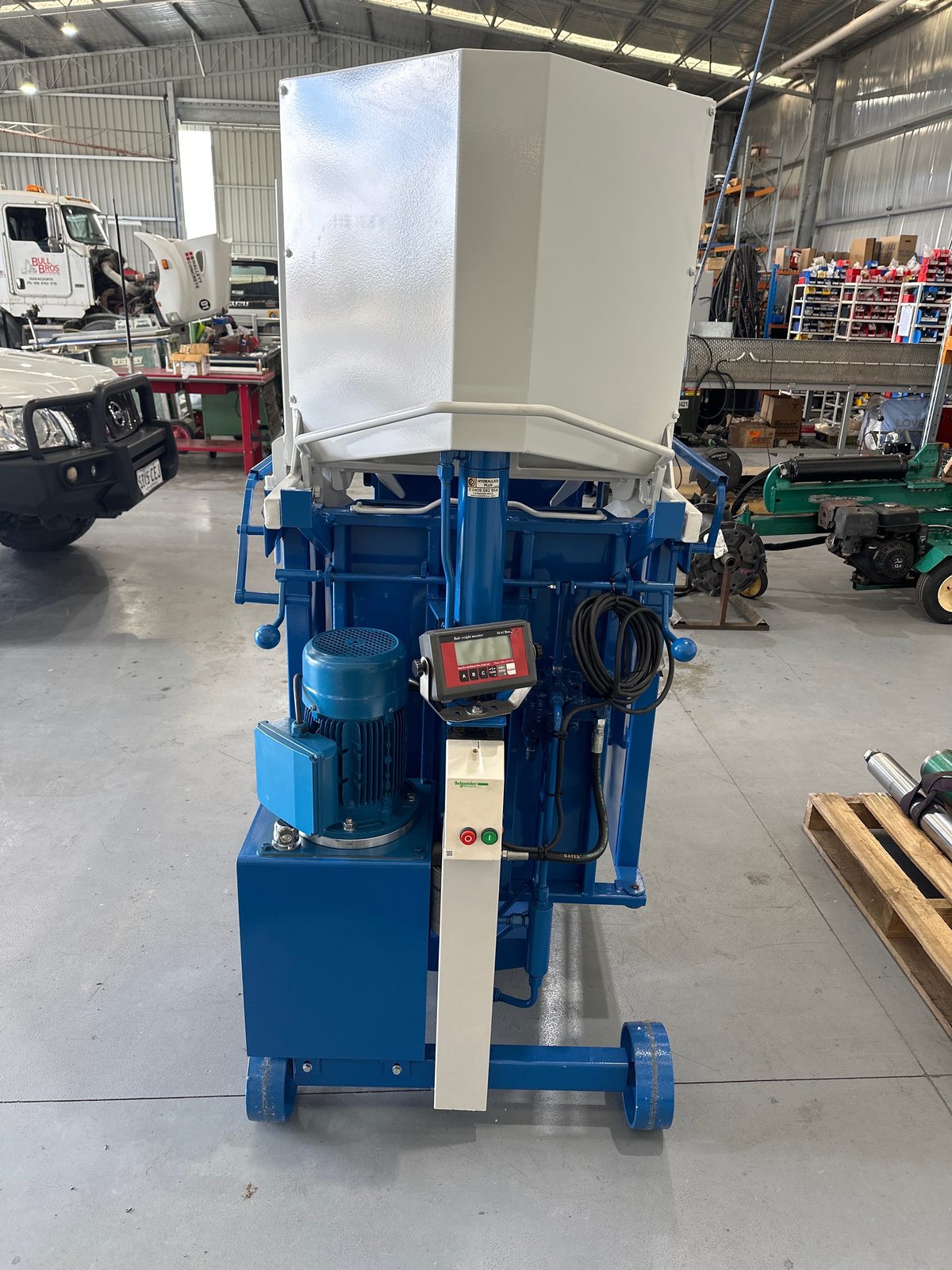 Wool press workshop service